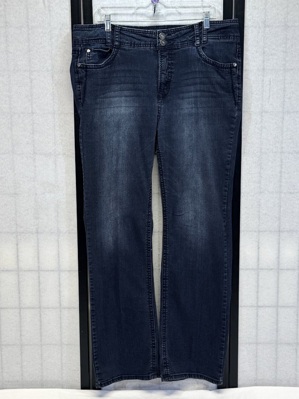 Wallflower Lucious Curvy Fit 16Long Embroidered Jeweled Pocket Faded Denim Jeans